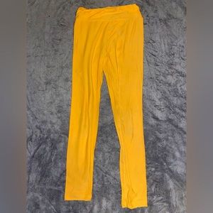 LuLaRoe (Onesize) Solid Pale Orange Leggings